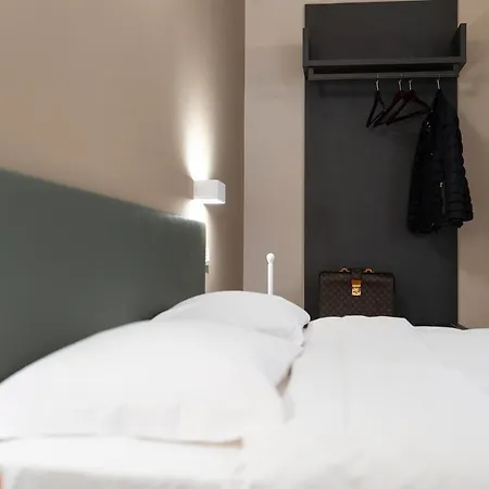 Astoria Comfort Rooms-2